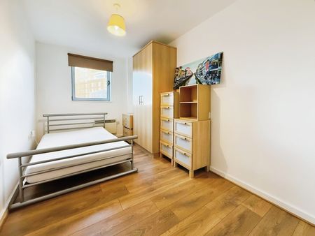 2 bedroom apartment to rent - Photo 4