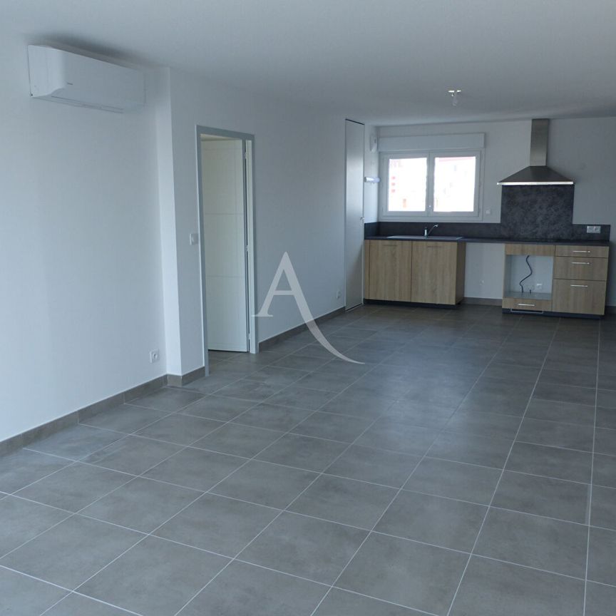 Location Appartement 3 pièces 71m² - Photo 1
