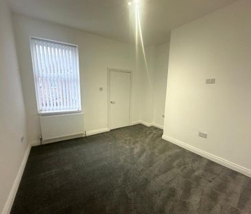 4 bedroom flat to rent - Photo 6