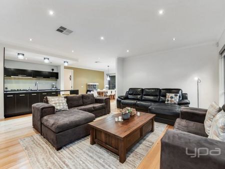 THE PERFECT FAMILY HOME! - Photo 5