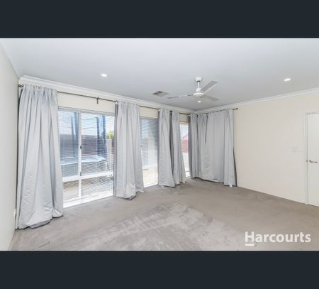 15 Azolla Street, Banksia Grove, WA 6031 - Photo 3