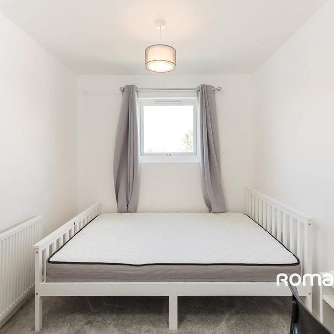 4 bedroom semi-detached house to rent - Photo 1