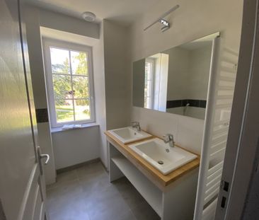 Location Appartement 4 pièces 99m² BARAQUEVILLE 12160 - Photo 4