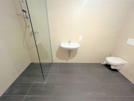 Moderne 2-Zimmer-Wohnung mit sonniger 28 m² Terrasse - Photo 5