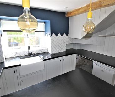 2 bedroom semi-detached house to rent - Photo 5