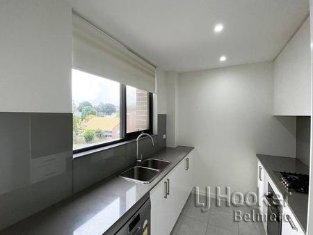Modern Two Bedroom Apartment in Prime Belmore Location! - Photo 4