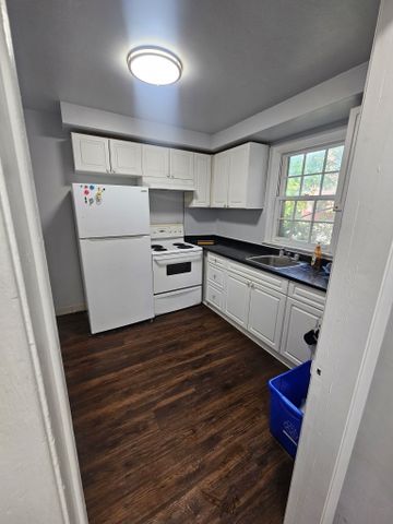 For Lease - 302 Westcourt Place, Waterloo, Ontario - Photo 3