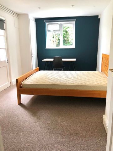 2 Bed Flat, Etta Street, SE8 - Photo 3