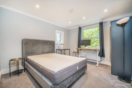 Nevern Square, Earls Court, SW5, London - Photo 3