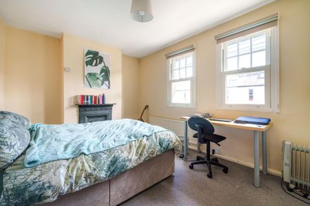 4 bedroom terraced house to rent - Photo 4