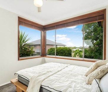 Ideal 4 Bedroom family residence with home office / retreat ! - Photo 4