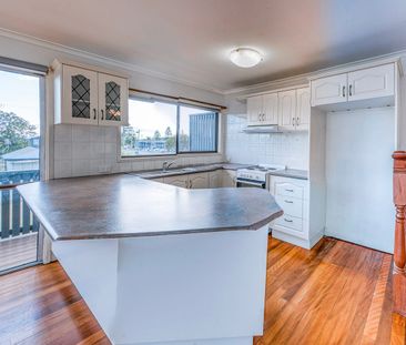 A Peak of The Water - Photo 4