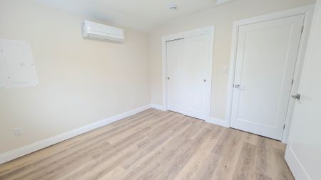 Newly Renovated 1 Bedroom Detached apartment in St. Catharines! - Photo 4