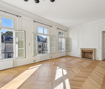 Location Appartement Paris 8 5 Pièces 155 m² - Photo 5
