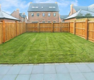 4 bedroom semi-detached house to rent - Photo 4