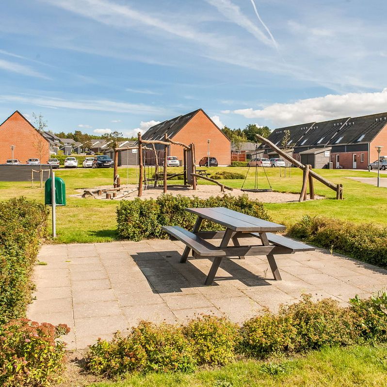 5-værelses rækkehus med egen have - Foto 1