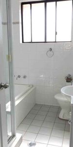 3 BEDROOM TOWNHOUSE IN BOUTIQUE COMPLEX - Photo 4