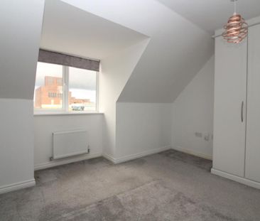 3 bedroom semi-detached house to rent - Photo 5