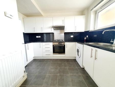 3 bedroom barn conversion to rent - Photo 3