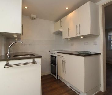 2 bedroom cottage to rent - Photo 2