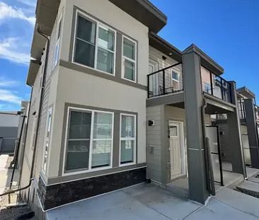 Semi Furnished 2 bedroom 2 bathroom townhouse in Aspen Spring | Calgary - Photo 1