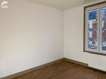 Appartement de standing situé proche du centre ville de Charleville-Mézières comprenant: - e... - Photo 3