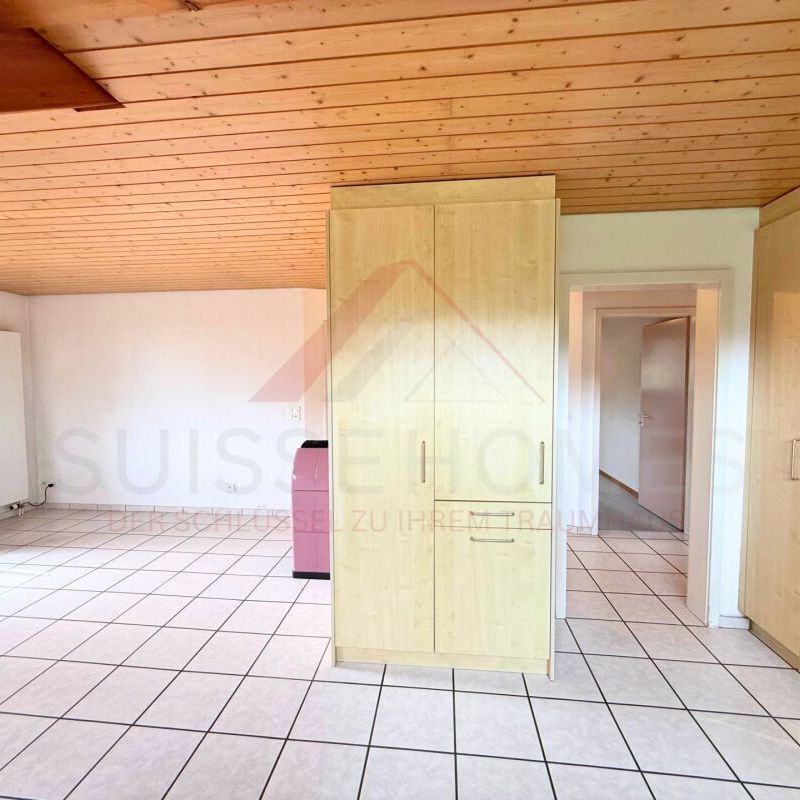 Luminous 4.5-room apartment in Grasswil- attractive with balcony and beautiful living comfort - Photo 1