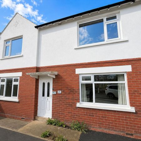 4 bedroom terraced house to rent - Photo 3
