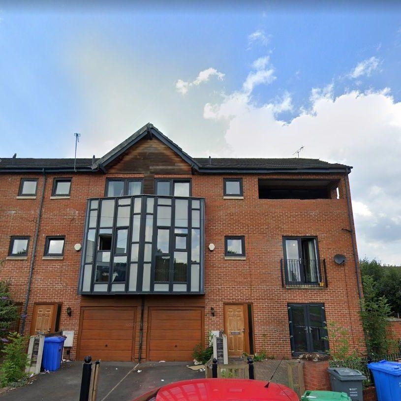 5 bedroom townhouse to rent - Photo 2