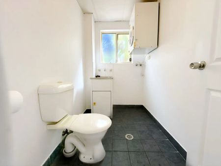 “Modern Unit With Timber Floorboards” - Photo 4