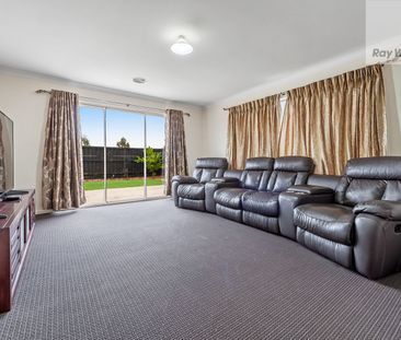 Grand Family Home - Photo 2