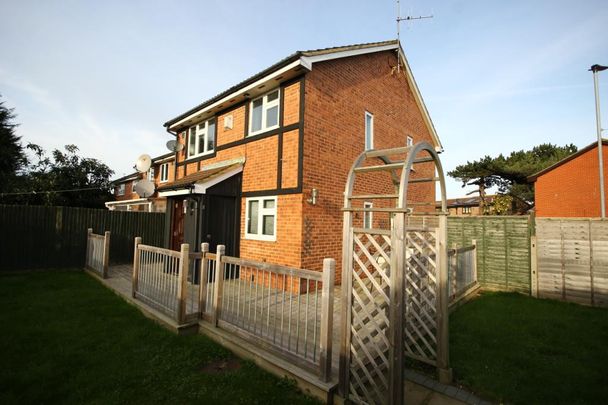 Bramley Way, Hounslow, TW4 5EJ - Photo 1
