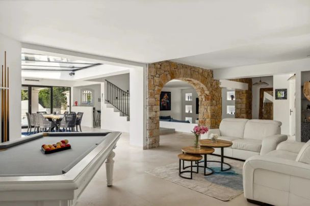 Mougins - Villa rénovée avec vue sur le vieux village de Mougins - 4 chambres - Photo 1