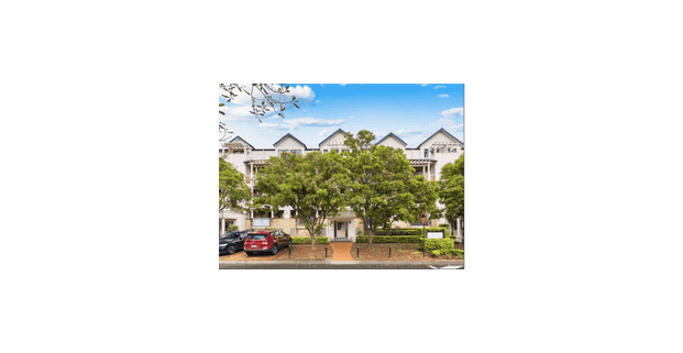 Resort style complex! - Photo 1