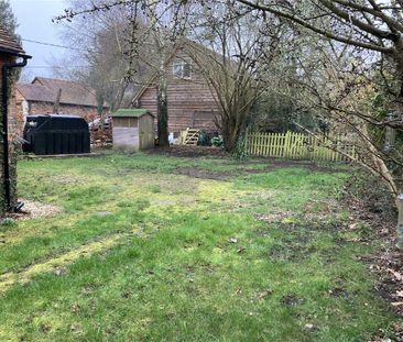 3 bedroom semi-detached house to rent - Photo 6