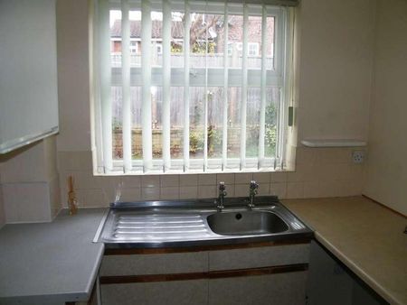 York Close, Bobblestock, Hereford, HR4 - Photo 2