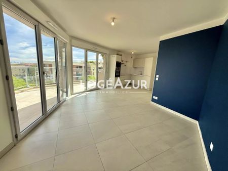 Location Appartement 3 pièces 58m² ANTIBES 06600 - Photo 2