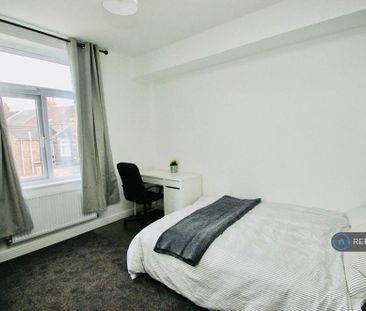 4 bedroom end of terrace house to rent - Photo 6