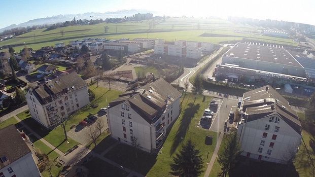 3.5 pièces dans un quartier proche de toute commodité et convivial - Photo 1