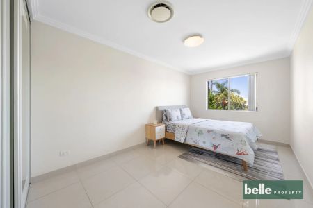 Modern Family Duplex with Space, Style & Convenience - Photo 4