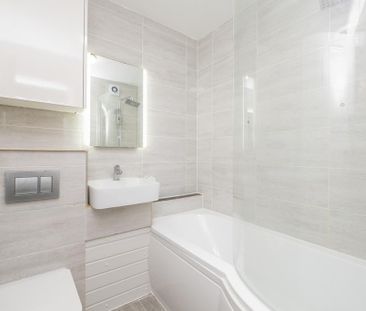 3 bedroom terraced house to rent - Photo 6