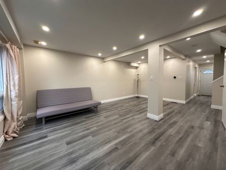 For Lease - 2079 The Collegeway N/A, Mississauga, Ontario - Photo 3