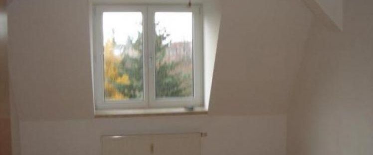 schöne 3 Raum Wohnung im Dachgeschoss - Photo 1