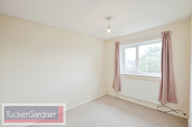 3 bedroom end of terrace house to rent - Photo 1