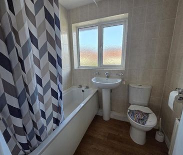 3 bedroom end of terrace house to rent - Photo 6