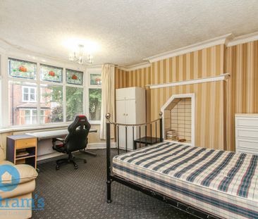 6 bed Detached House for Rent - Photo 2
