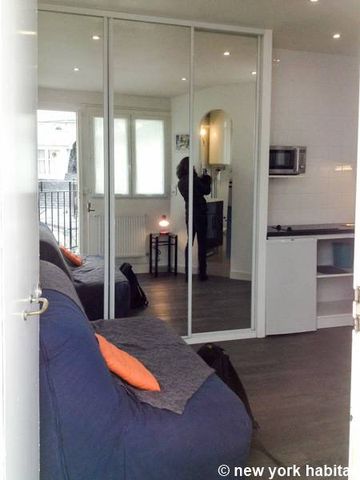 Logement à Paris, Location meublée - Photo 3