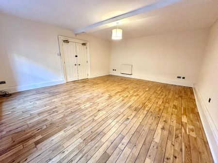 3 bedroom flat to rent - Photo 2