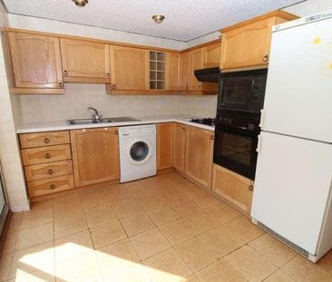 Holland Way, Newport Pagnell, Buckinghamshire, MK16 - Photo 5