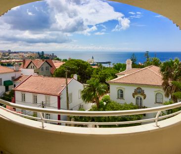 3-Bed Penthouse with Sea Views in Monte Estoril - Photo 3